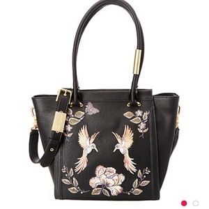 Meet your Posher, Chanel